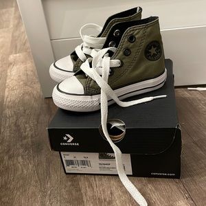 Toddler high top Converse size 5 in olive green
